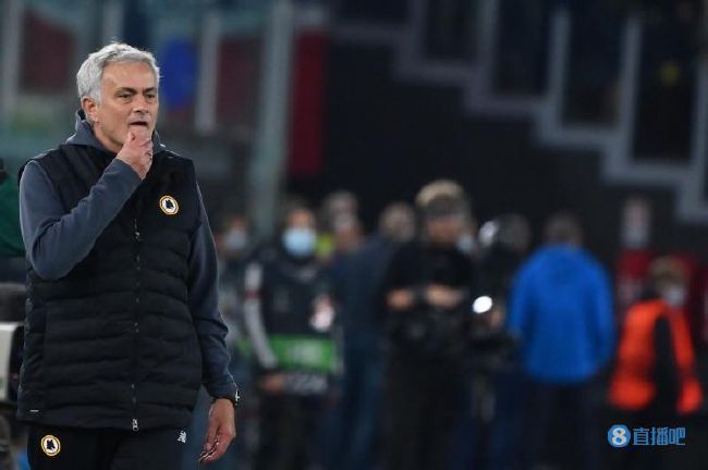 在3-2击败阿斯顿维拉之后，曼联目前排在英超积分榜的第六位。